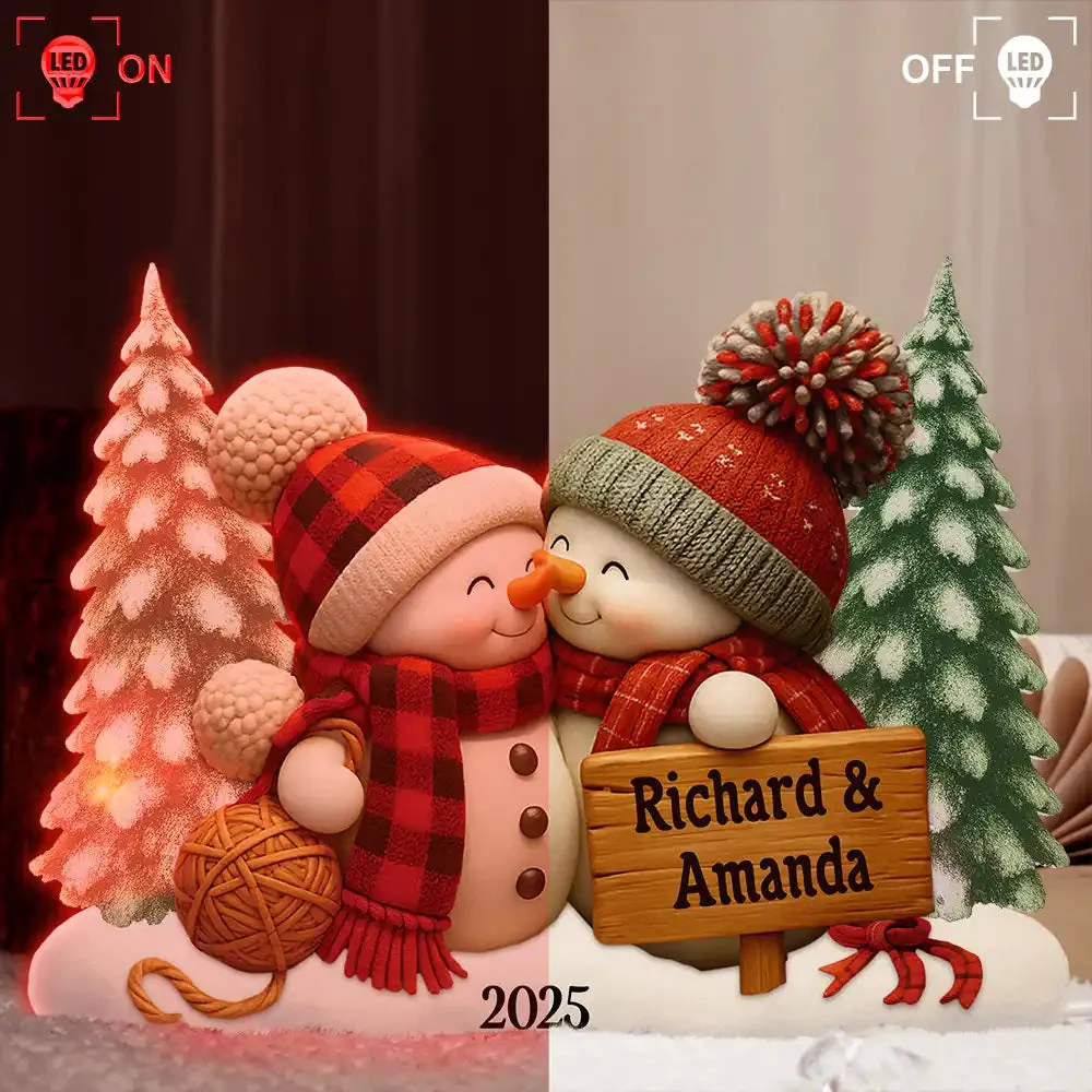 Personalized Acrylic Light Box with Kissing Snowman Couple, Cozy Winter Scene, Unique Christmas Gift for Couples & Friends - Image 3