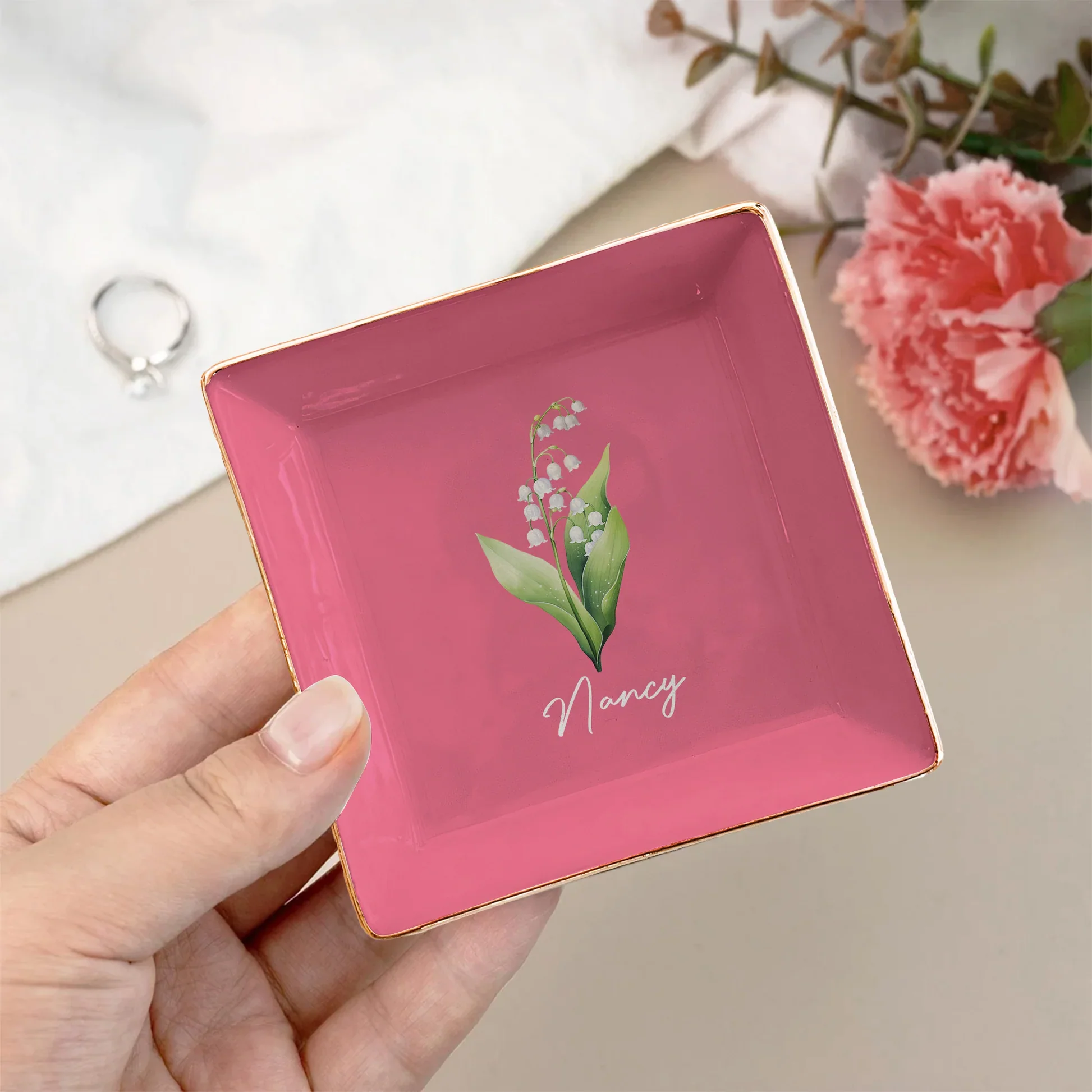 Elegant Personalized Jewelry Dish with Birth Flower Design for Daily Jewelry Storage, Thoughtful Gift for Mom or Friend - Image 3