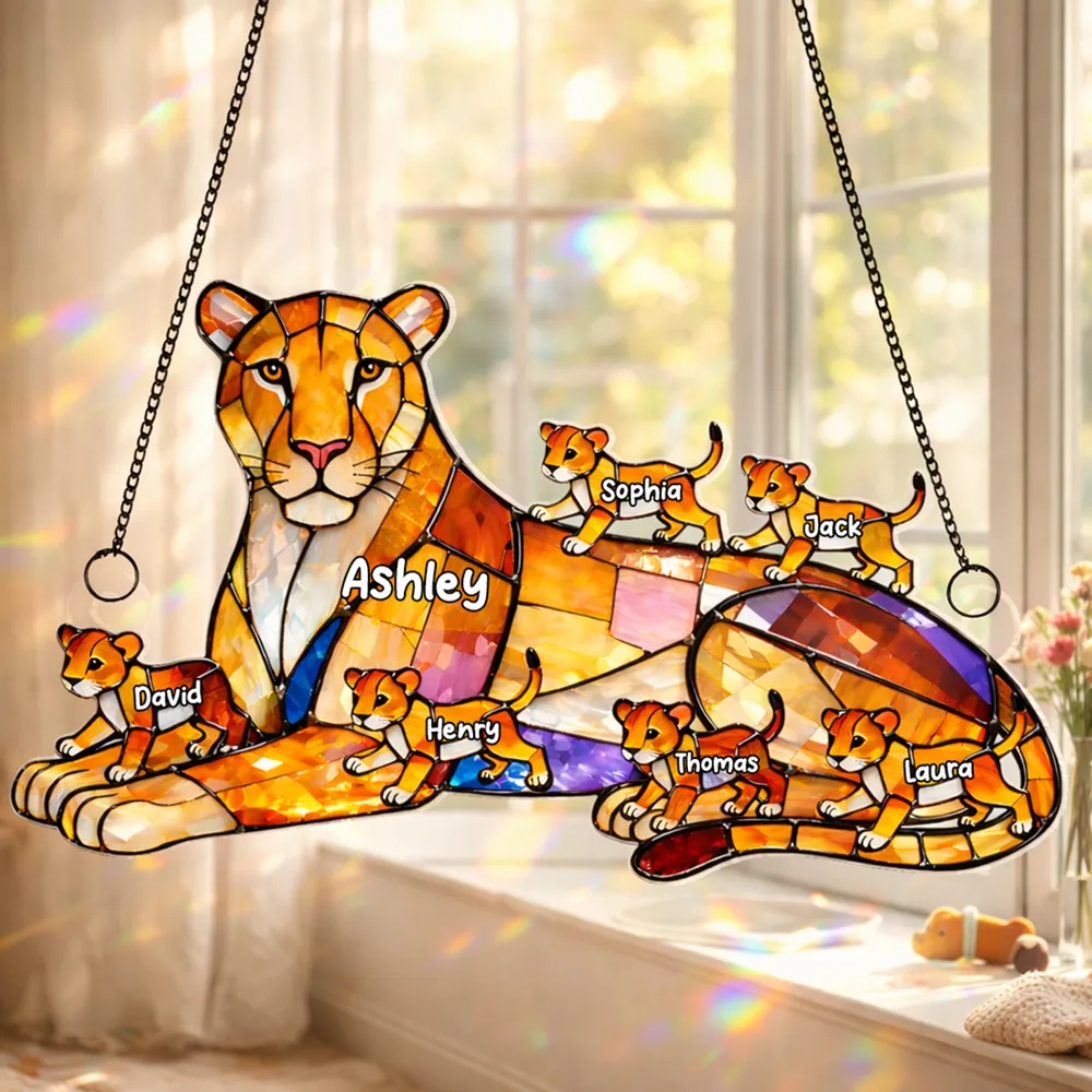 Personalized Lion Mom and Cubs Acrylic Suncatcher Ornament for Sunny Window Decor, Unique Gift for Mom or Grandma