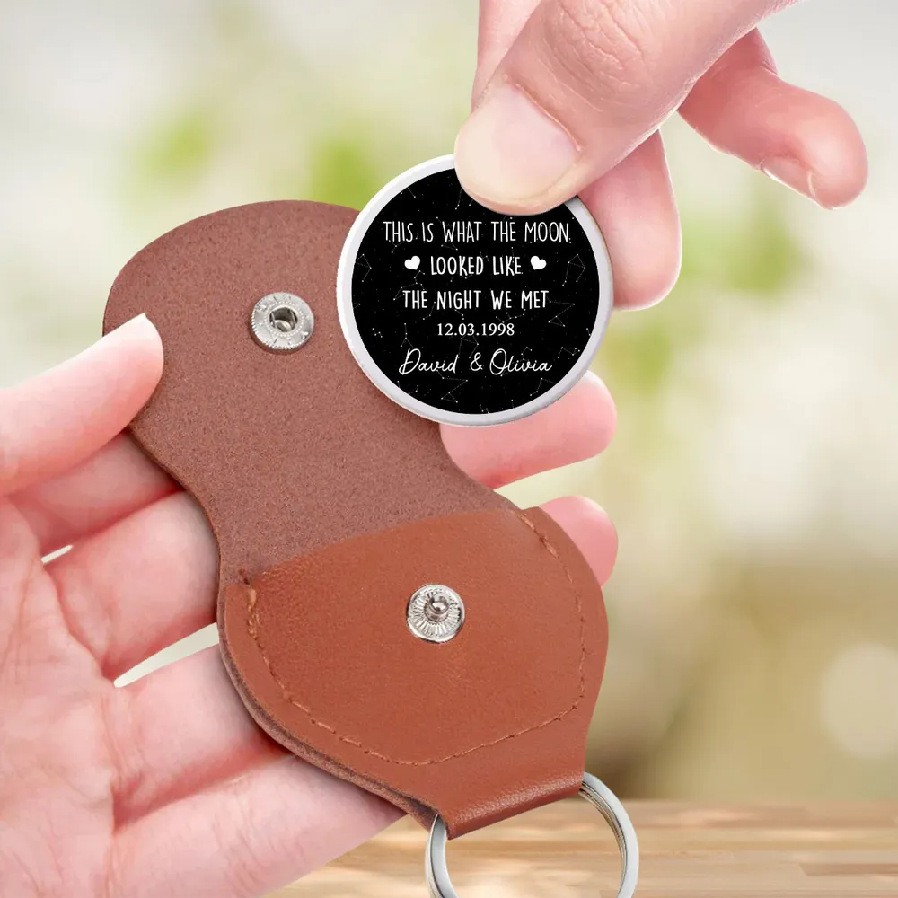 Personalized Pocket Hug with Moon Phase Art, Unique Creative Gift for Couple, Day We Met Keepsake - Image 3