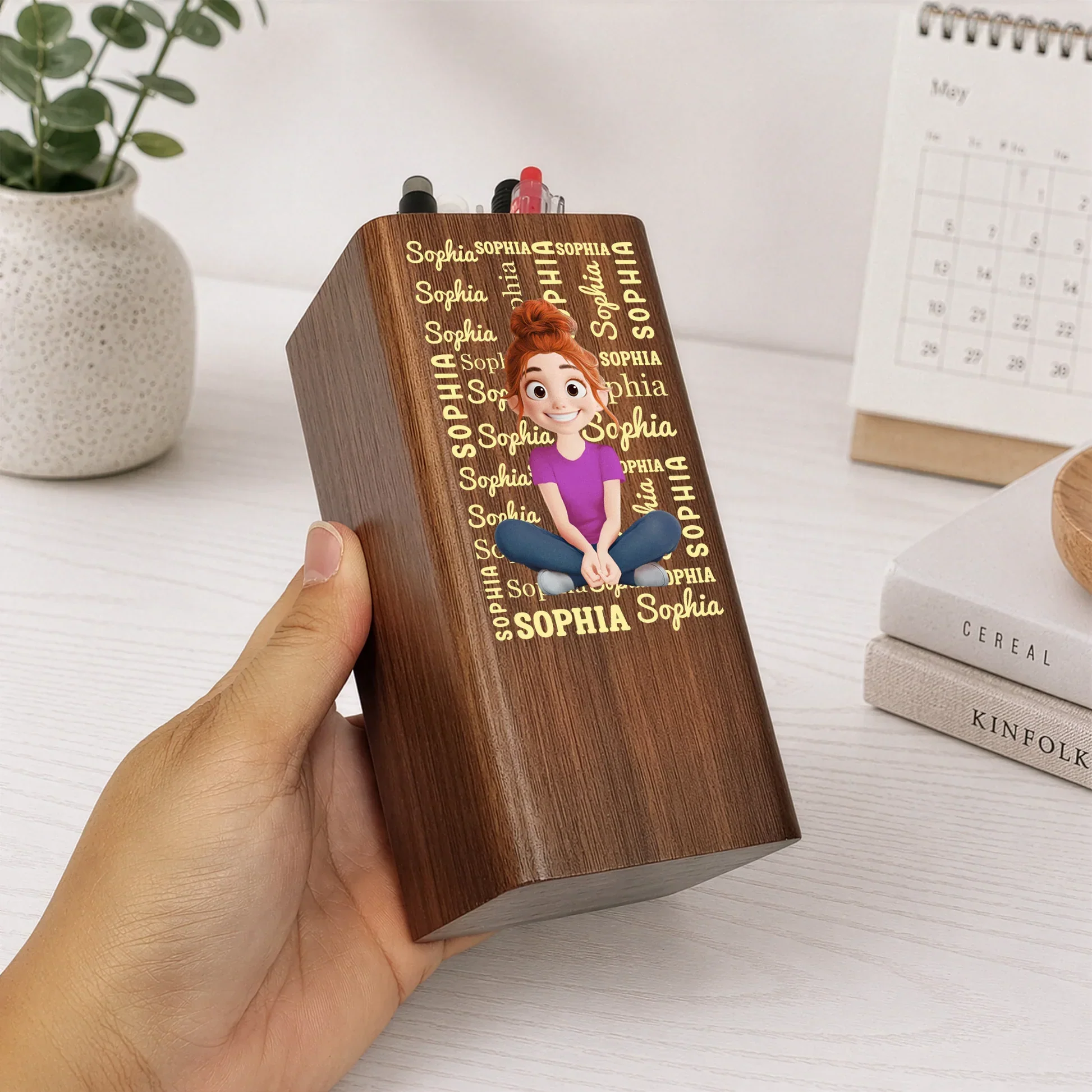 Personalized Wooden Pen Holder Clock With Sitting Cartoon Kid, Pattern Desk Decor, Unique Gift For Kids - Image 3