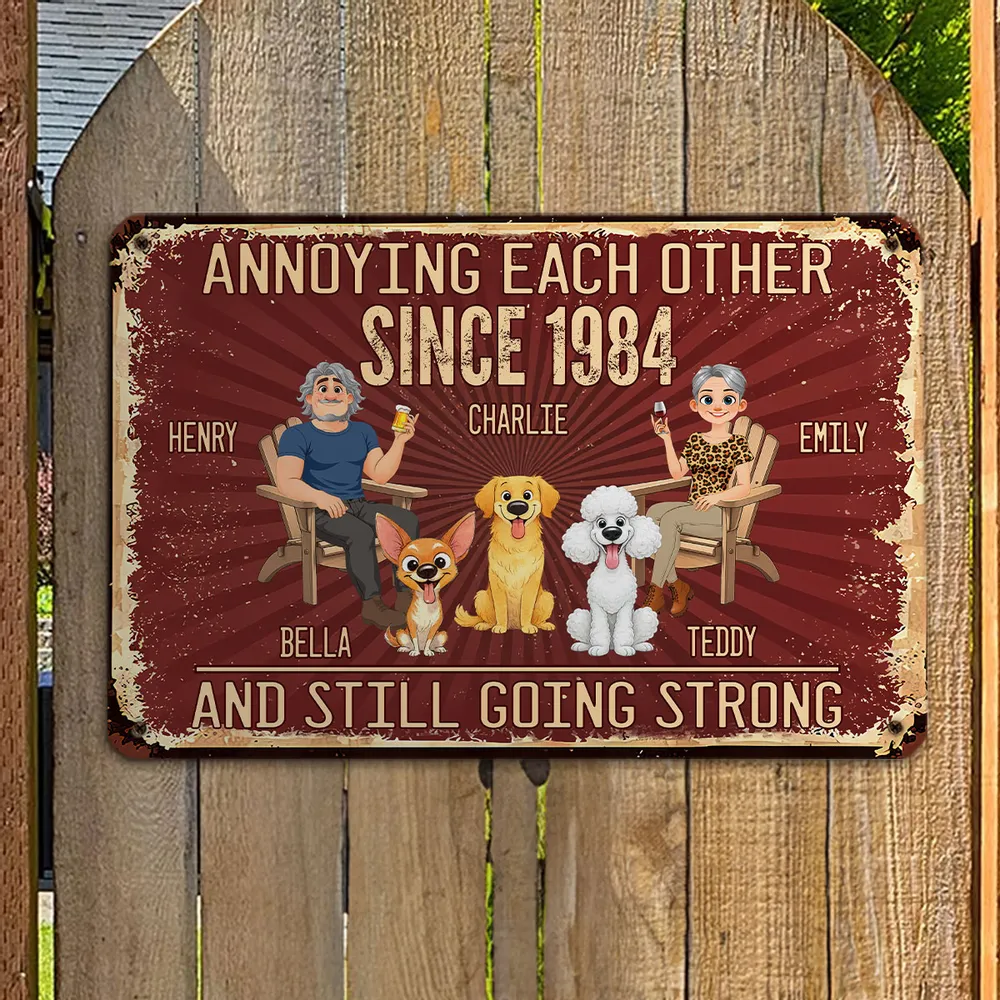 Personalized Rectangular Iron Sign, Seated Couple With Dogs, Vintage Red Unique Creative Gift - Image 2