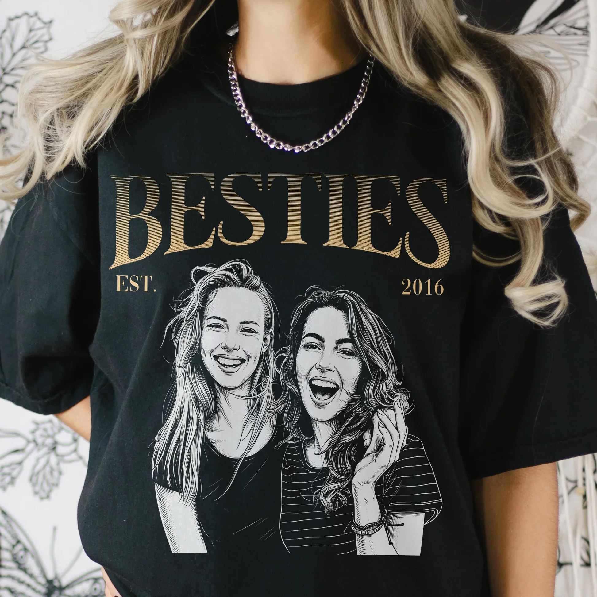 Personalized Classic Tee With Friend Line Art Portraits, Unique Gift For Friends & Everyday Wear - Image 3