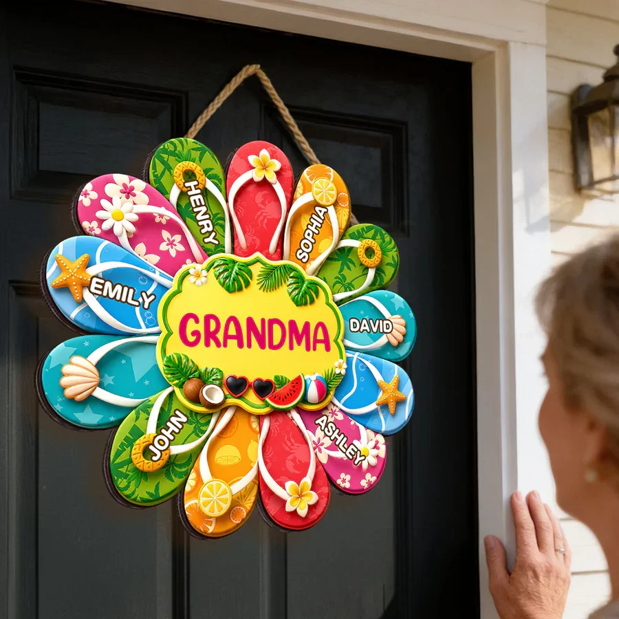 Personalized Grandma Wooden Sign, Tropical Flip Flop Custom Summer Decor, Unique Gift for Grandma - Image 3