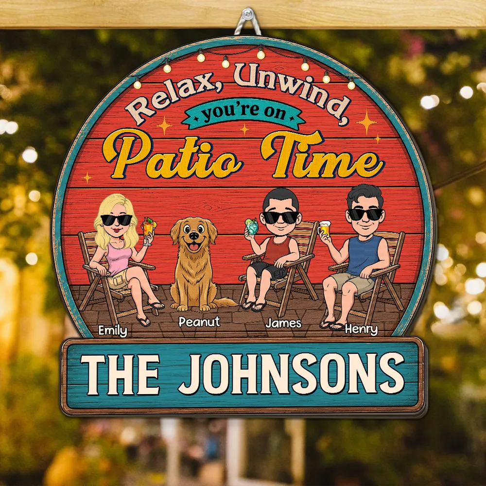 Personalized Wooden Sign with Lounging Patio Family & Dog Scene, Unique Creative Gift for Families - Image 6