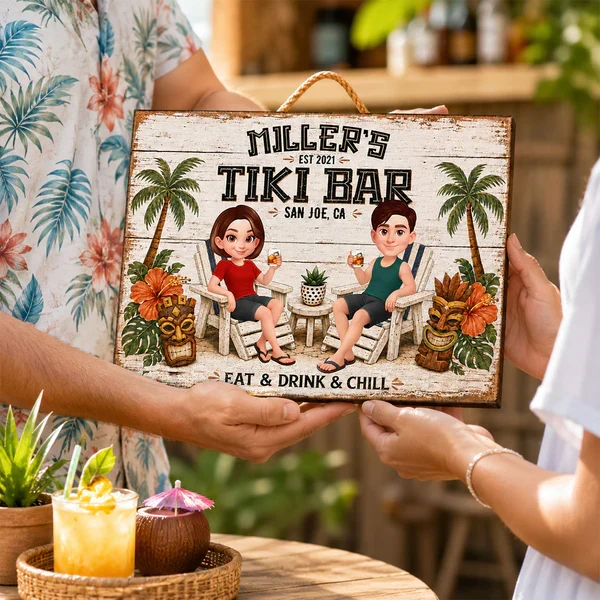 Personalized Tiki Bar Wooden Sign, Cartoon Couple Holding Drinks, Unique Gift For Couples - Image 6