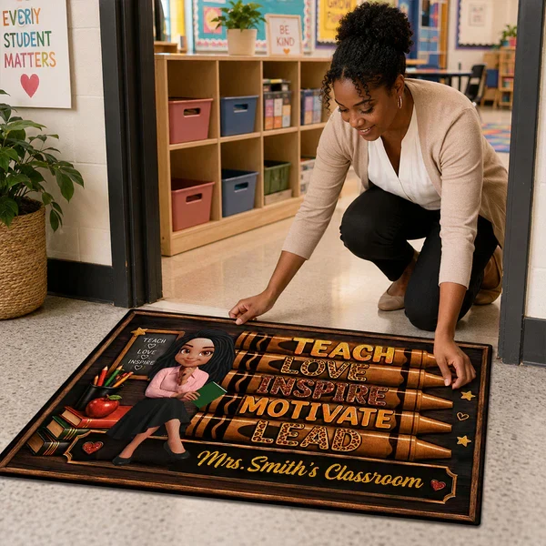 Personalized Standard Doormat, Seated Teacher with Book, Unique Gift for Teachers - Image 3