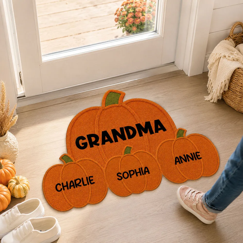 Personalized Pumpkin Shaped Doormat for Grandma, Unique Fall Entryway Gift with Little Pumpkins - Image 3