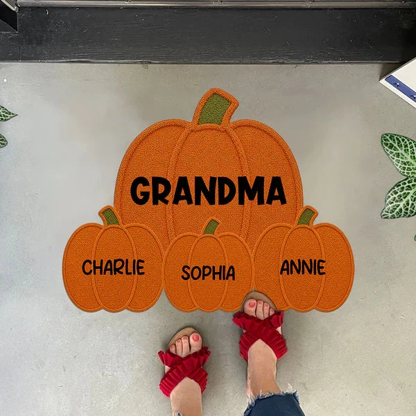 Personalized Pumpkin Shaped Doormat for Grandma, Unique Fall Entryway Gift with Little Pumpkins - Image 6